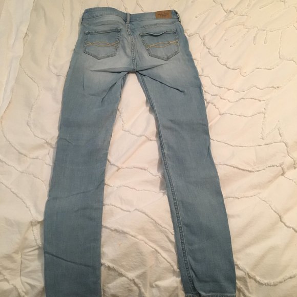 light wash skinny jeans - Picture 4 of 5